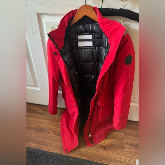 Calvin Klein Performance red duck down jacket with removable faux fur hood (XS) - Picture 1 of 7